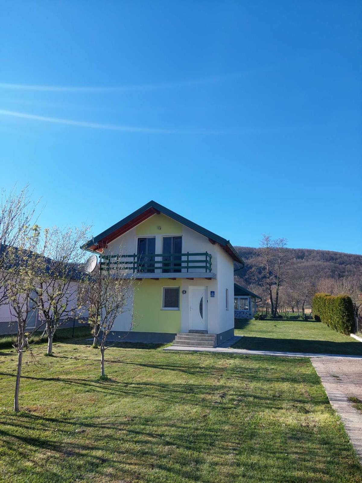 La Reina Una Bihac Exterior photo